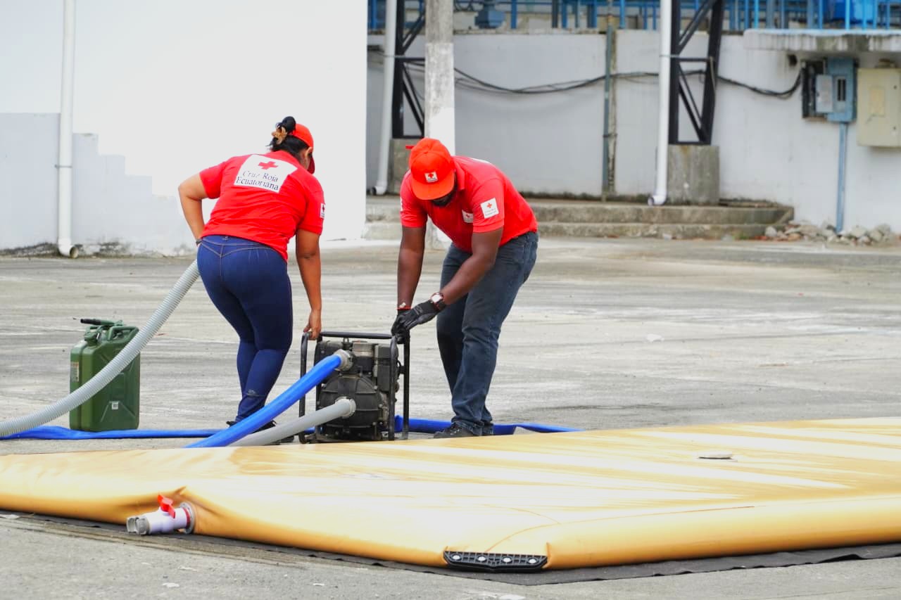 Agua segura para Esmeraldas: Cruz Roja Ecuatoriana despliega planta potabilizadora
